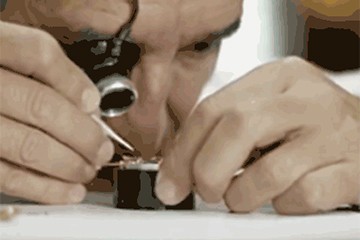 广州欧米茄万年历手表售后维修地址查询