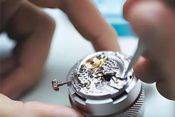 石英广州欧米茄刚换电池又坏了