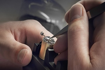 广州欧米茄手表表带磨损